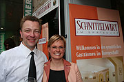 Christian und Petra Winkelhofer führen seit Ende April 2009 den neuen "Schnitzelwirt im Spatenhof" (Foto: Martin Schmitz)